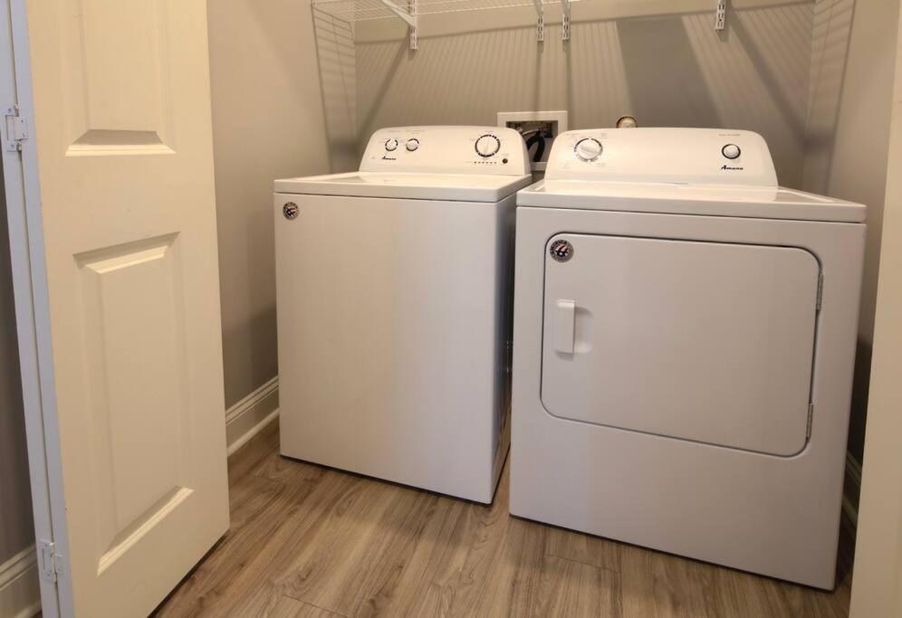 Luxury 2 Bedroom Townhouse #3 Lake Charles Luaran gambar