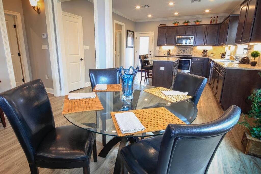 Luxury 2 Bedroom Townhouse #3 Lake Charles Luaran gambar